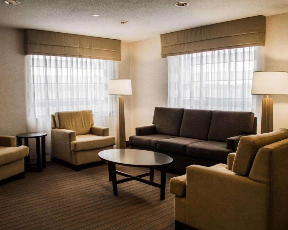 Sleep Inn Geistown Ngoại thất bức ảnh