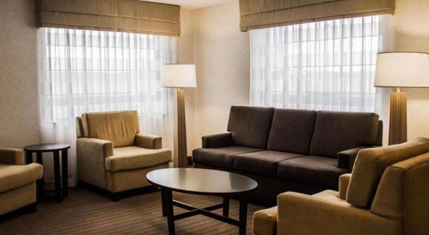 Sleep Inn Geistown Ngoại thất bức ảnh