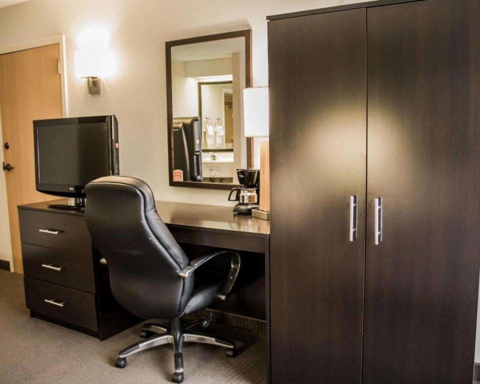 Sleep Inn Geistown Ngoại thất bức ảnh