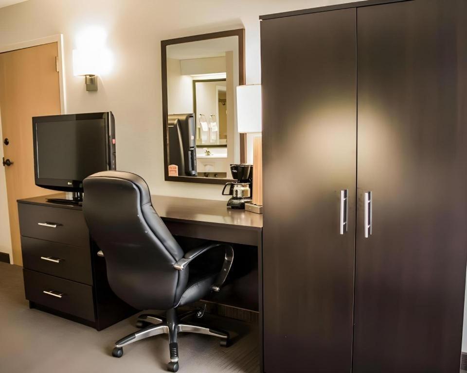 Sleep Inn Geistown Ngoại thất bức ảnh